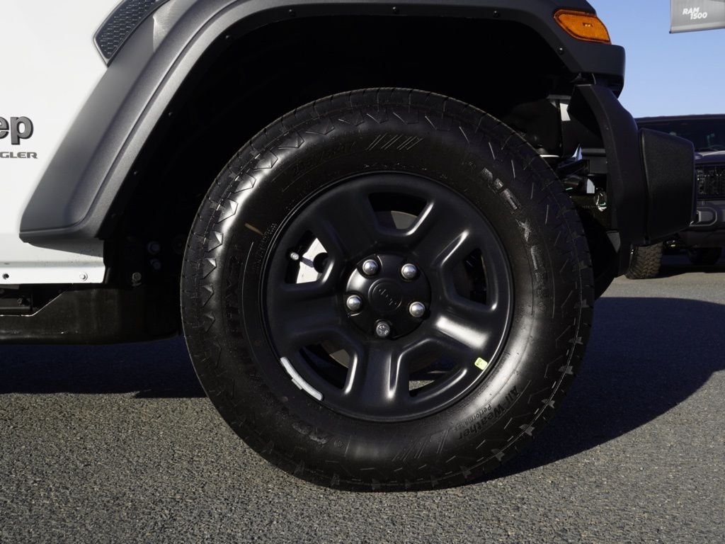 New 2026 Bright White Clear-Coat Exterior Paint Jeep Sport image 9