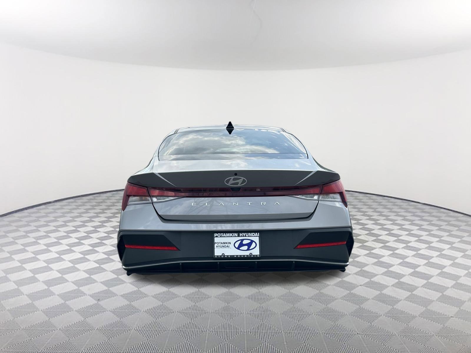 Used 2024 Fluid Metal Hyundai SEL image 6
