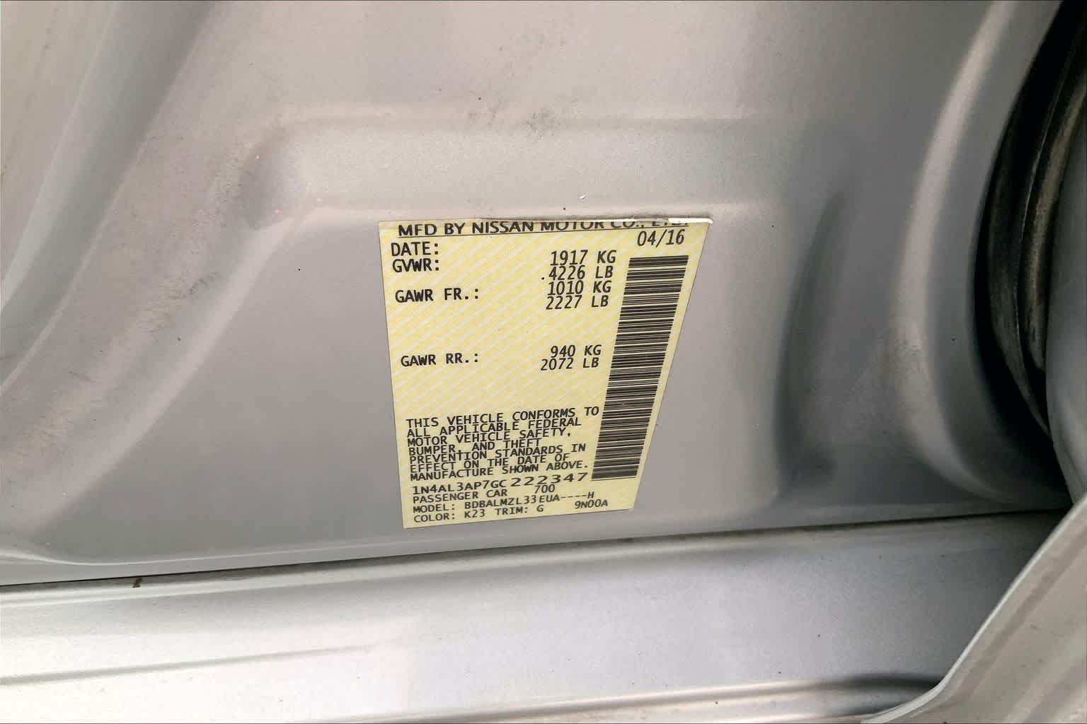 Used 2016 Brilliant Silver Nissan 2.5 SV image 32