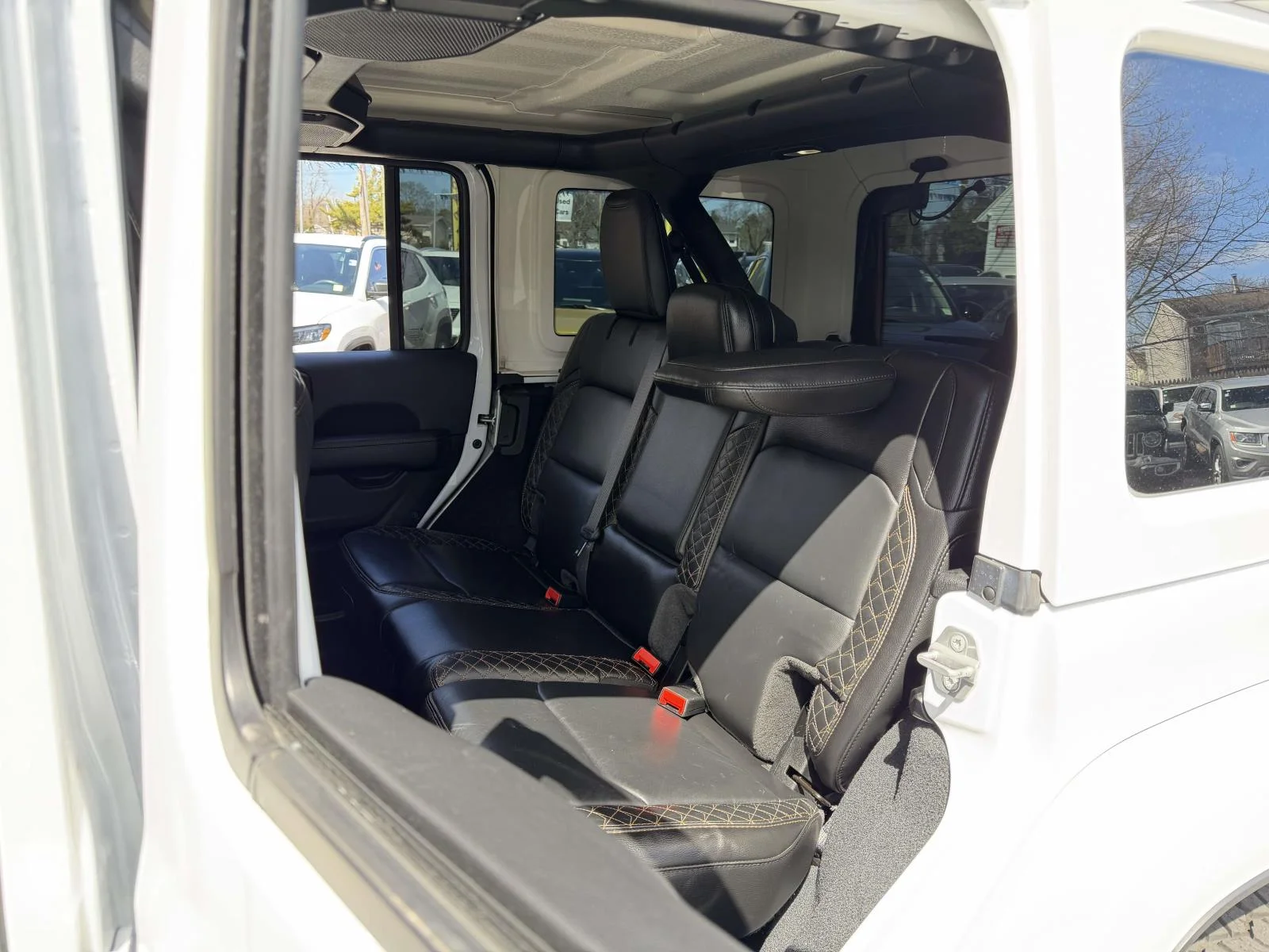 Used 2022 White Jeep Unlimited Sahara High Altitude image 18