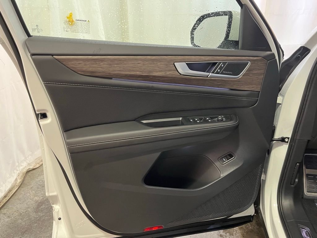 New 2026 White/off-white Volkswagen 2.0T SEL Premium R-Line image 9