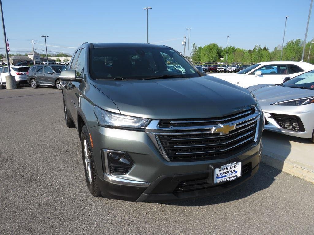 Used 2023 Silver Sage Chevrolet LT image 4