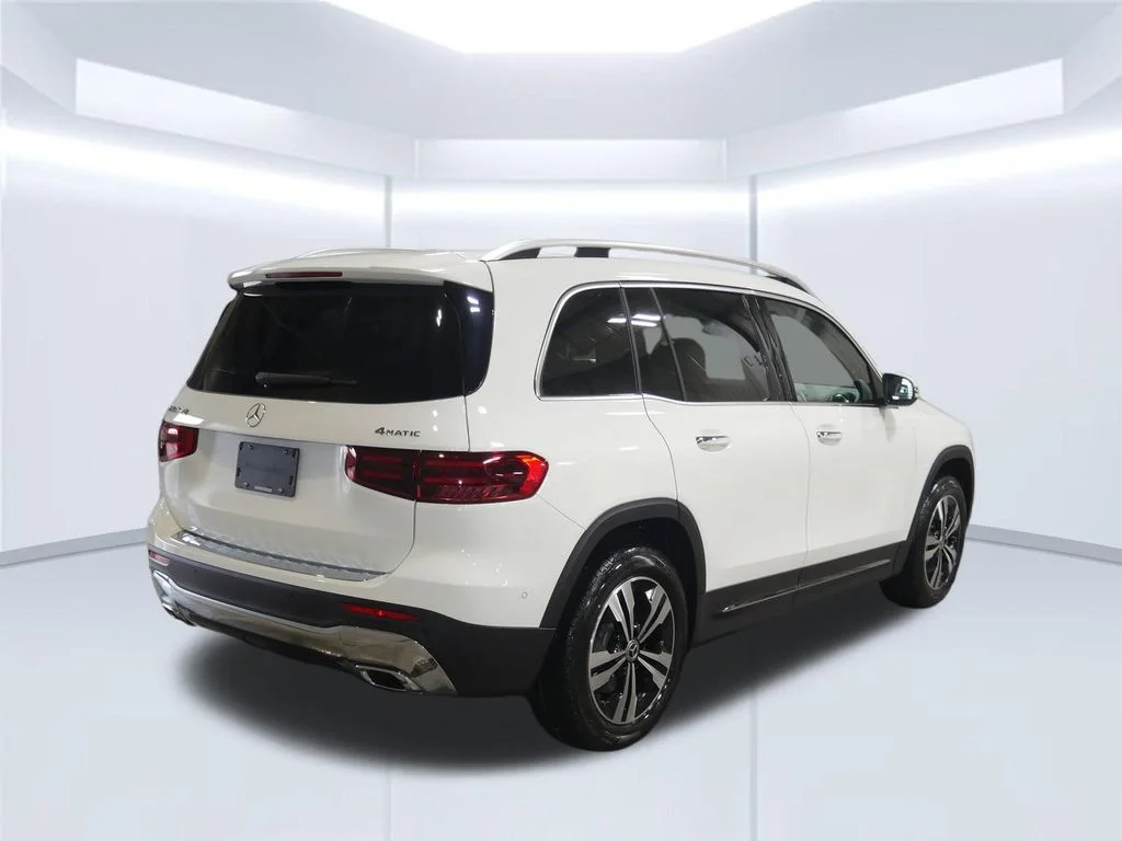 New 2026 Polar White Mercedes-Benz GLB 250 image 5