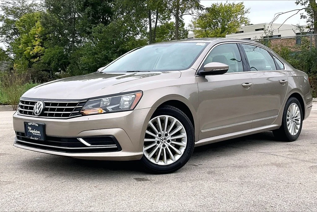 Used 2016 Silver Volkswagen 1.8T SE image 12