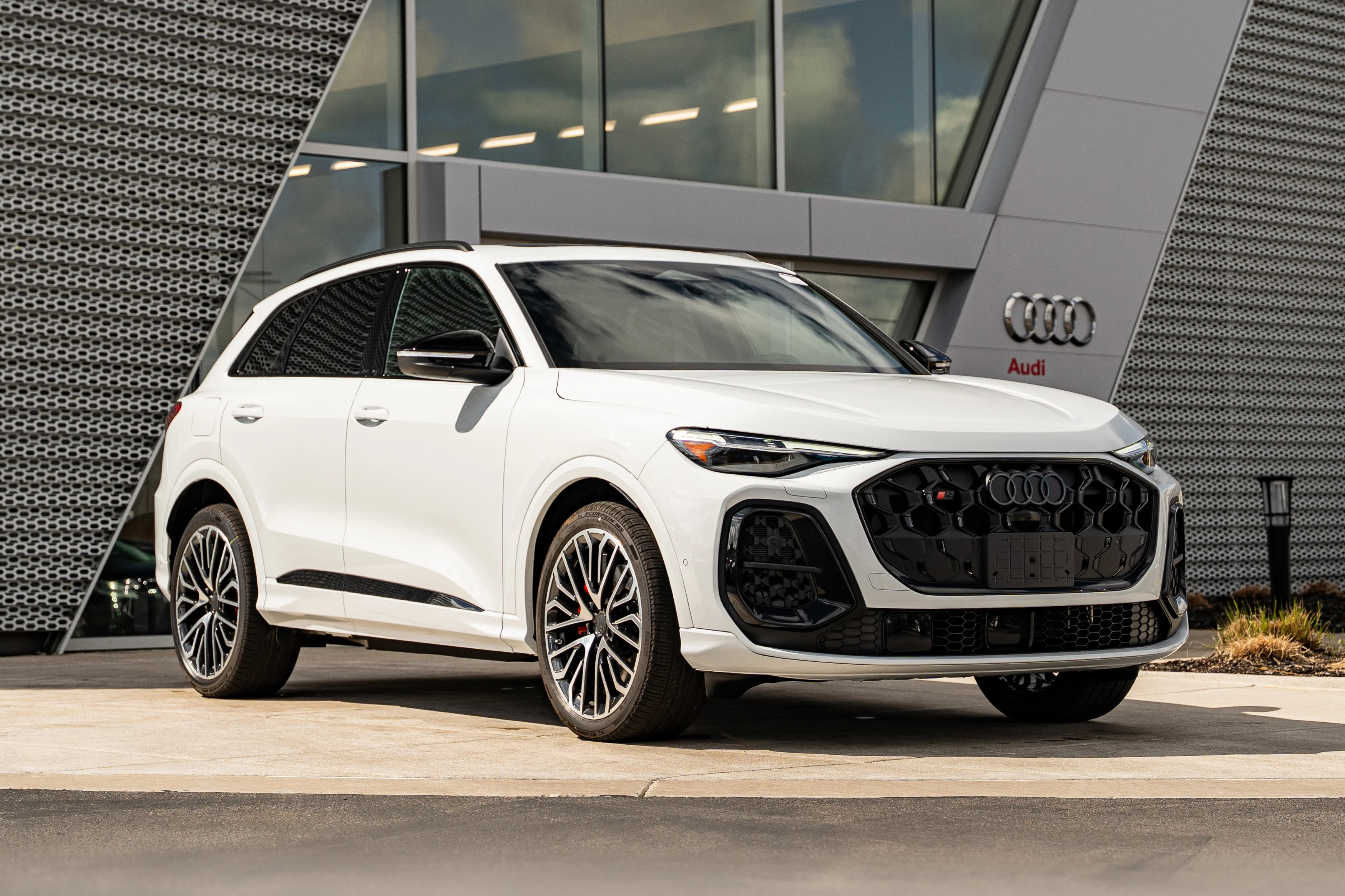 2026 Audi SQ5 Premium Plus quattro's photo
