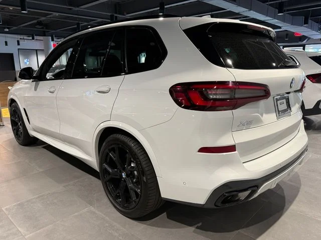 Certified Used 2023 Alpine White BMW xDrive40i image 6