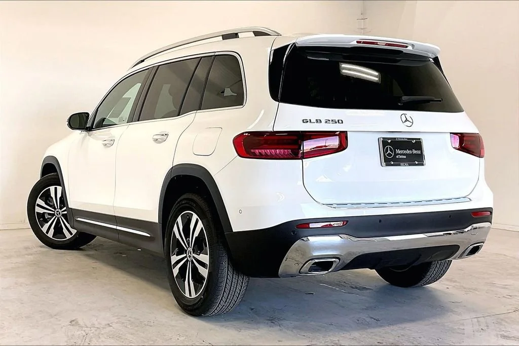 New 2026 Polar White Mercedes-Benz GLB 250 image 24