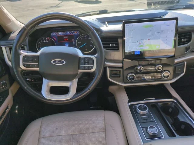 Used 2022 Black Ford XLT image 30