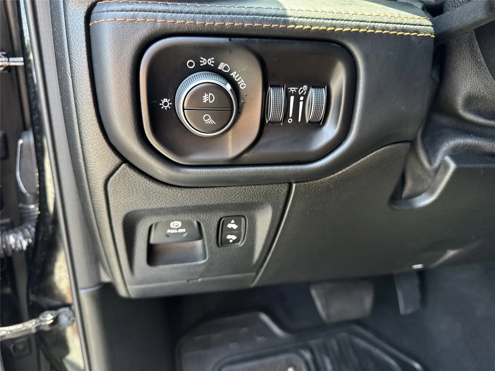 Used 2019 Diamond Black Crystal Pearlcoat Ram Longhorn image 19