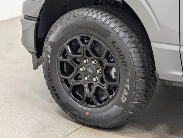 New 2026 Carbonized Gray Metallic Ford XLT image 35