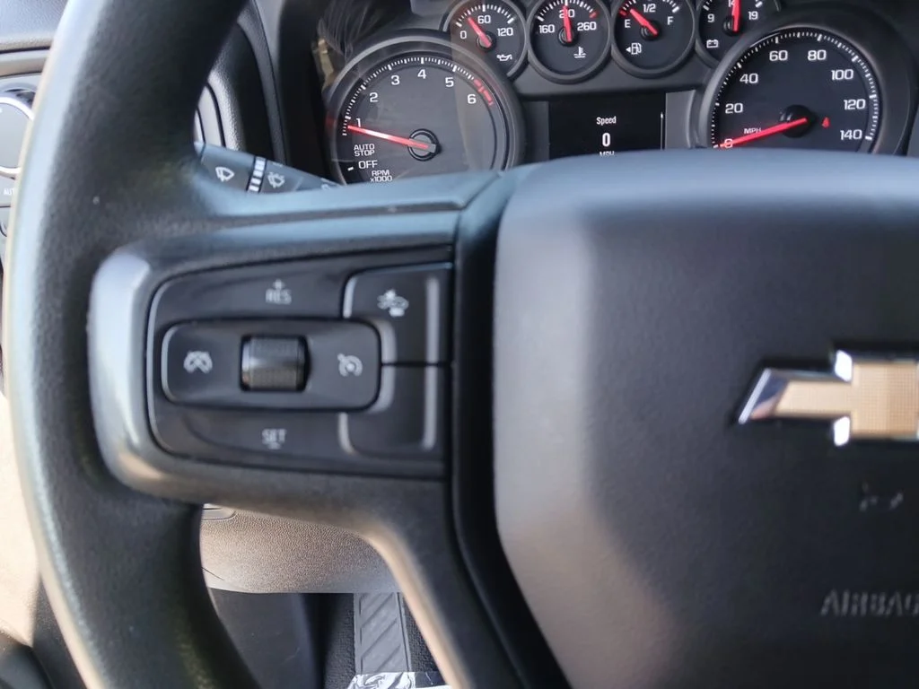 Used 2023 White Chevrolet Custom image 22