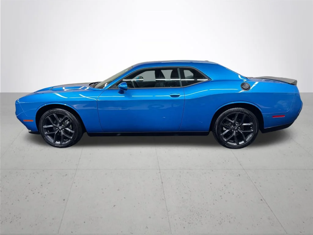 Used 2023 Blue Dodge SXT image 3