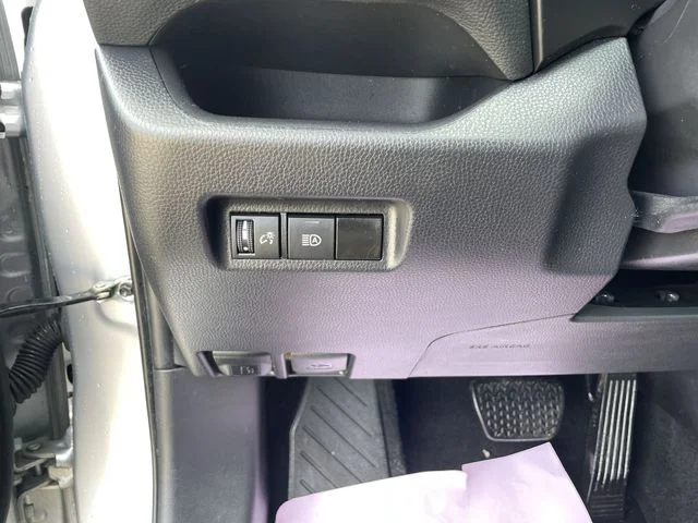 2024 Toyota RAV4 XLE - Photo 21