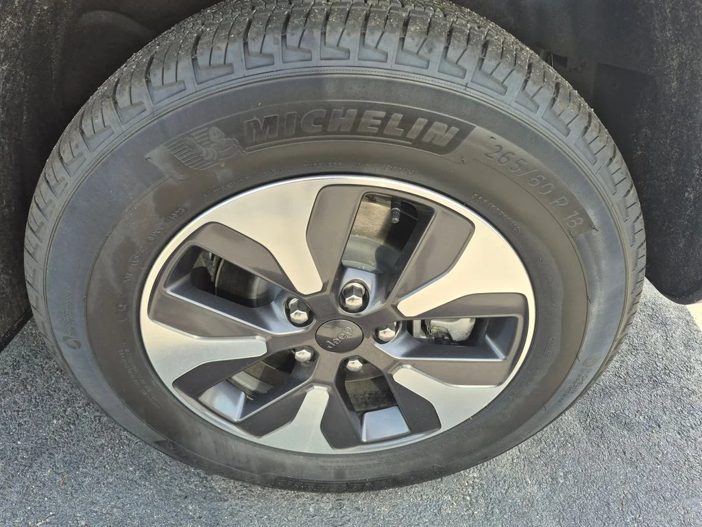 Used 2024 Black Jeep 4xe image 9