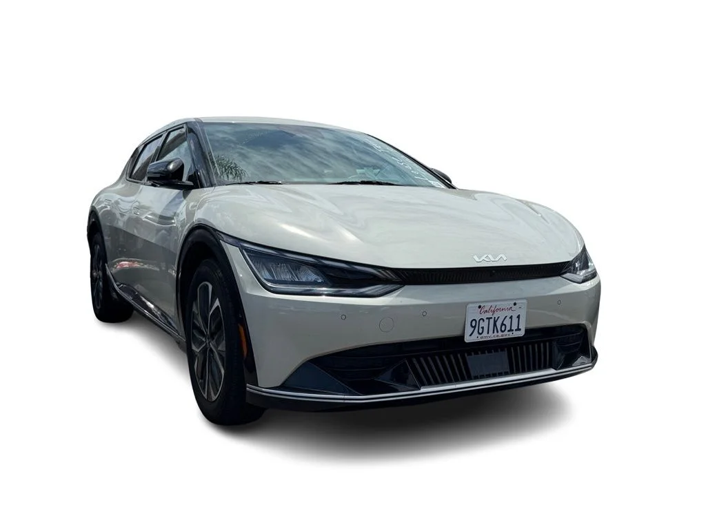 Used 2023 White Kia Wind image 7