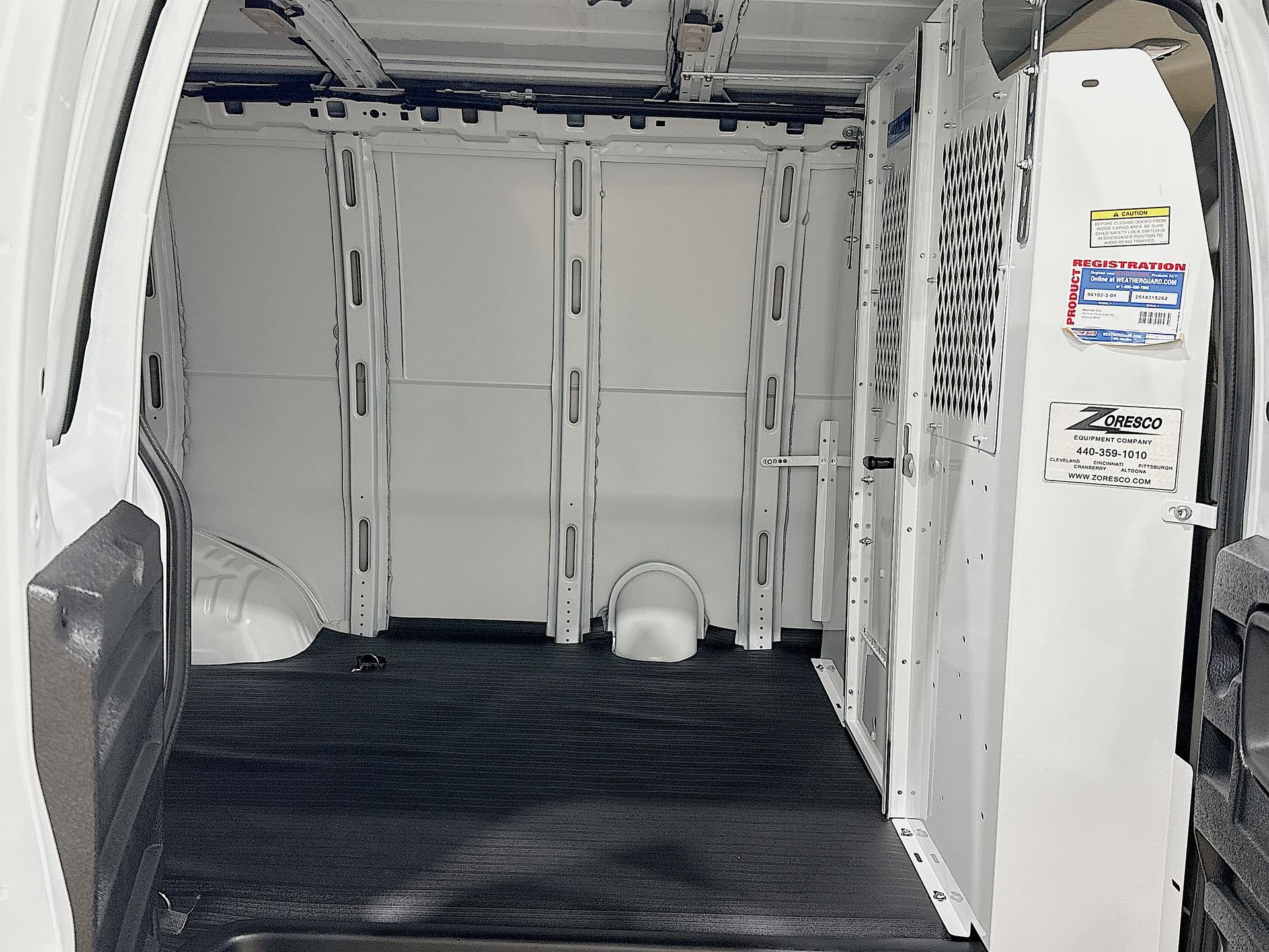 2025 GMC Savana Cargo Work Van - Photo 22