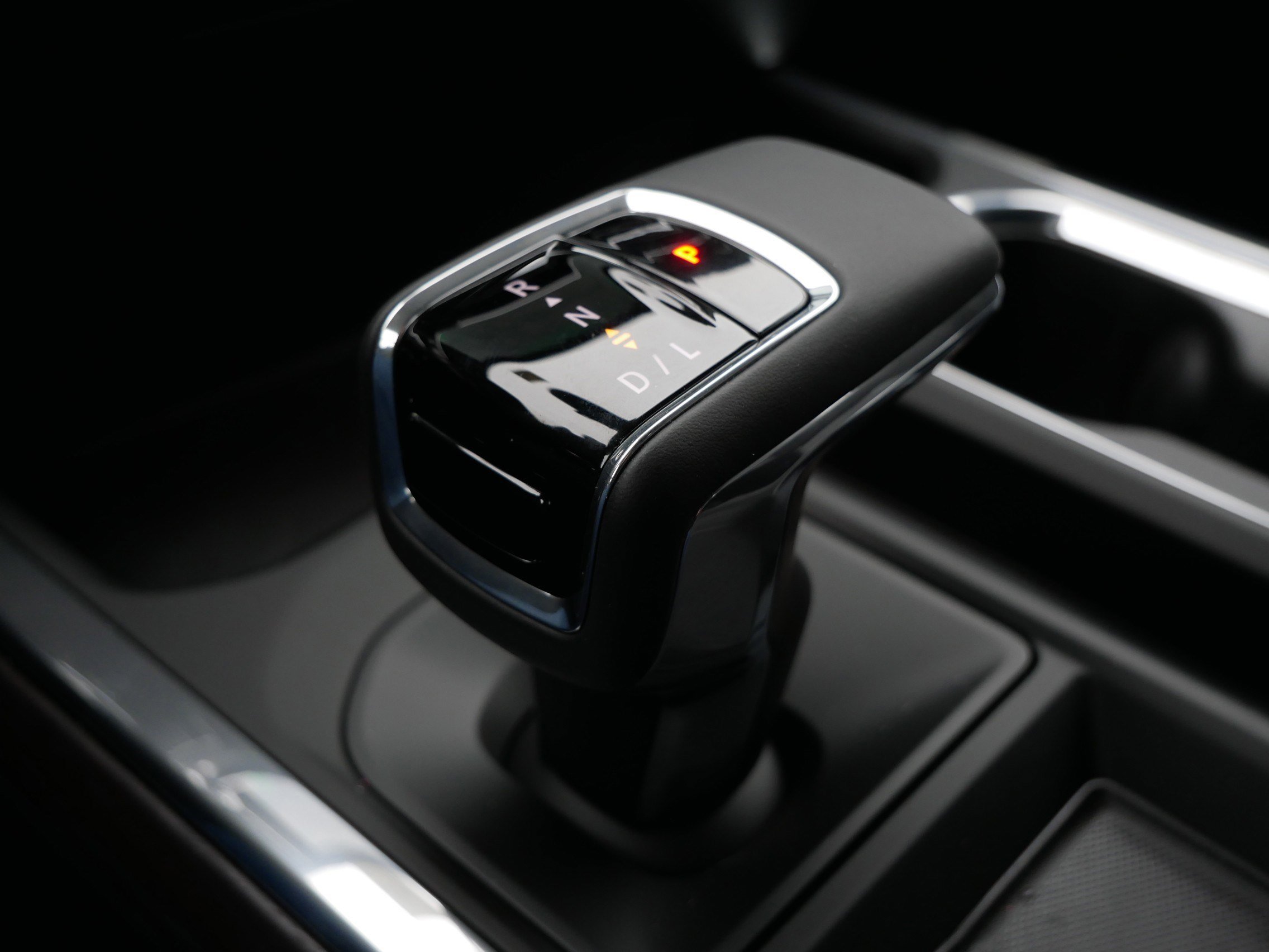 2026 GMC Sierra 1500 SLT - Photo 9