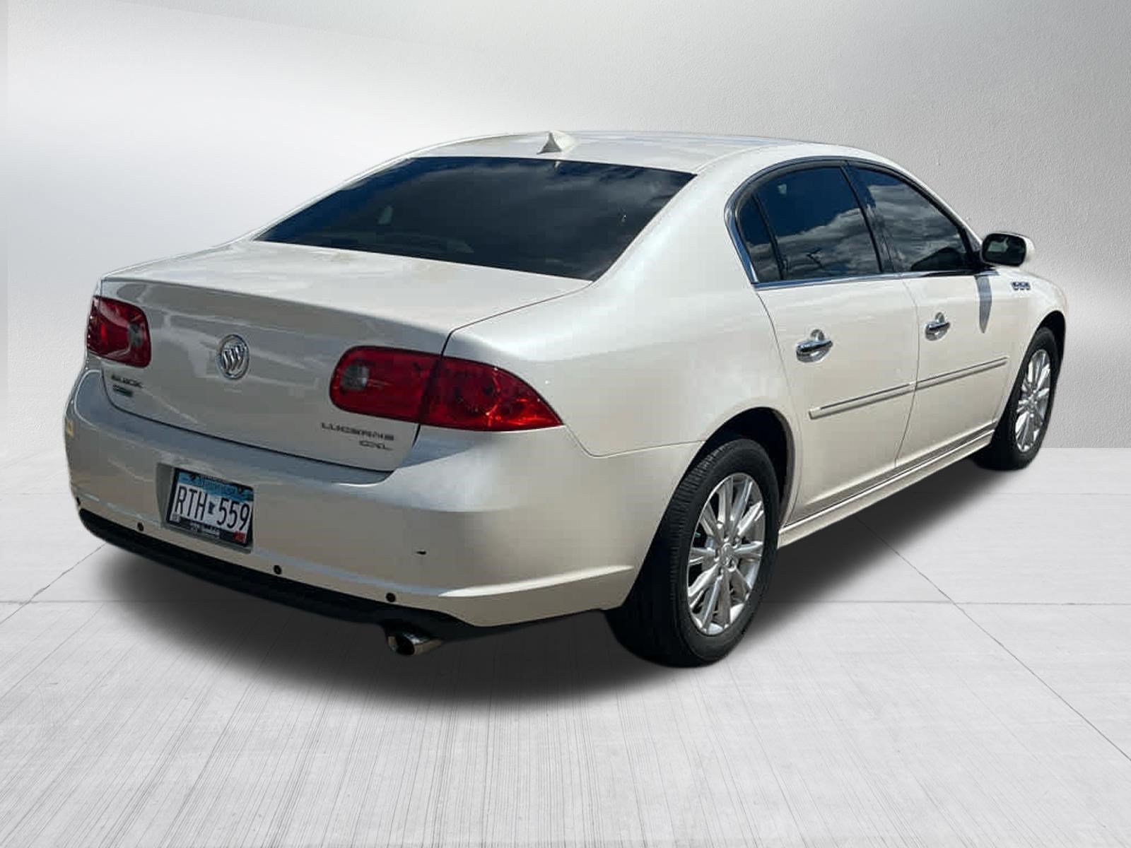 Used 2011 WHITE DIAMOND TRICOAT Buick CXL image 3
