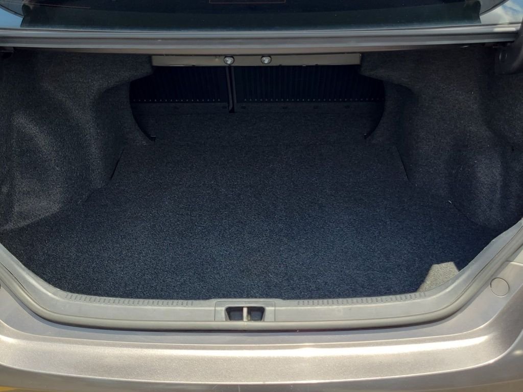 Used 2015 Gray Toyota XSE V6 image 7