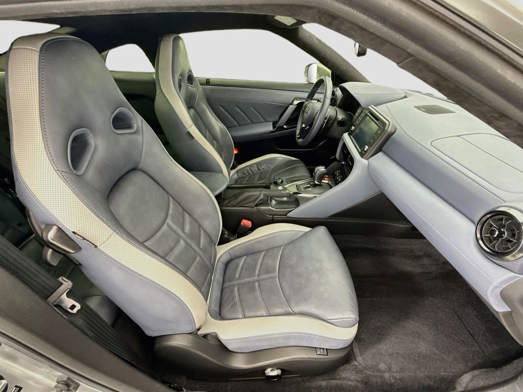 Used 2020 Super Silver Nissan Premium image 19