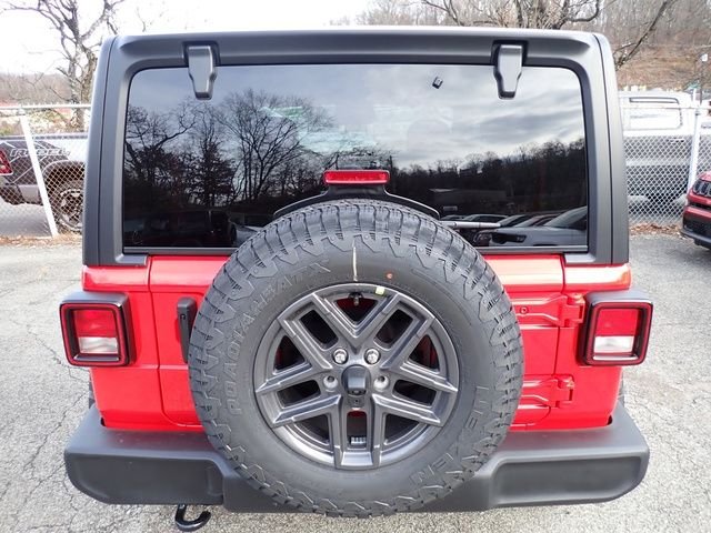 New 2026 Firecracker Red Clear-Coat Exterior Paint Jeep Sport S image 4