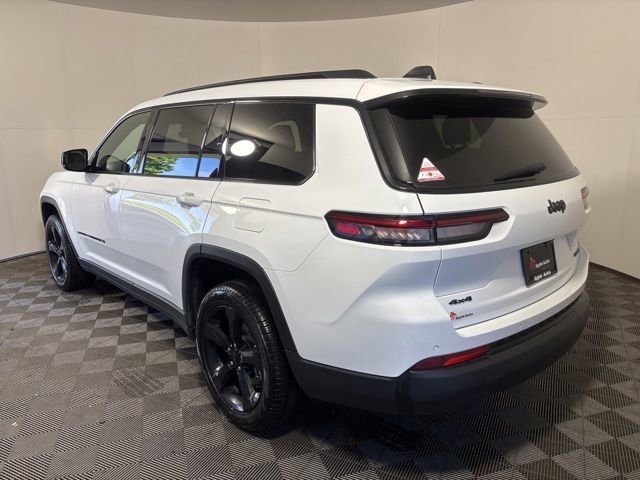 Used 2025 Bright White Clearcoat Jeep Limited image 4