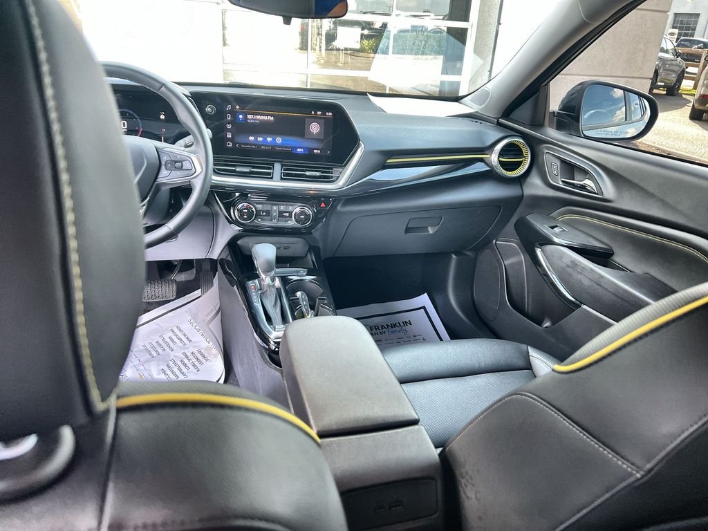 Used 2025 Green Chevrolet ACTIV image 20
