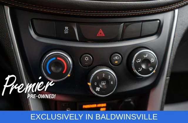 Used 2020 SUMMIT WHITE Chevrolet LT image 24
