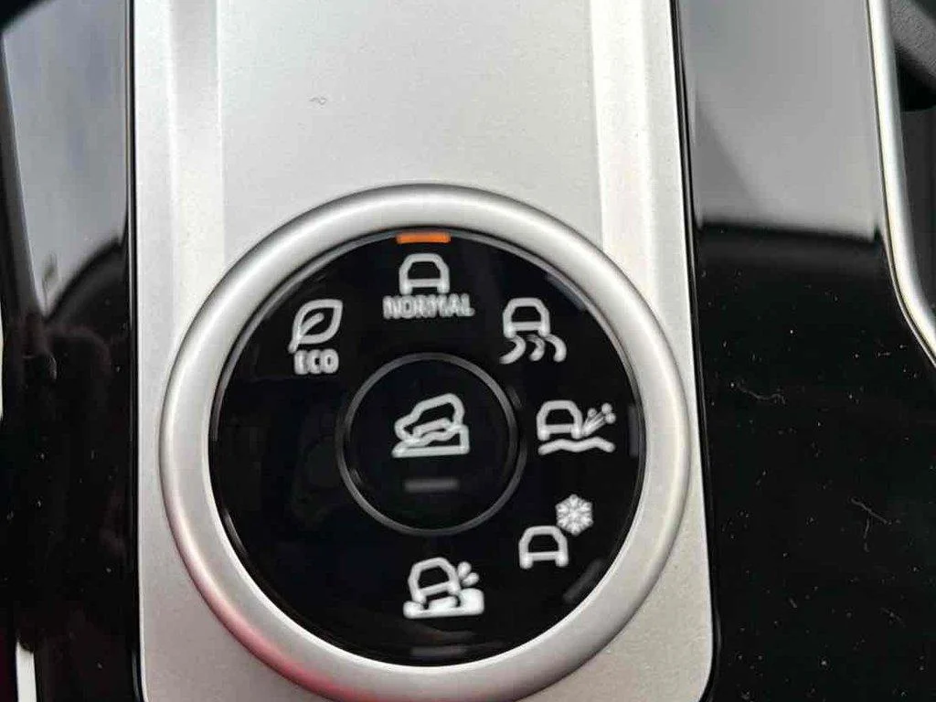 2026 Mitsubishi Outlander SE - Photo 25