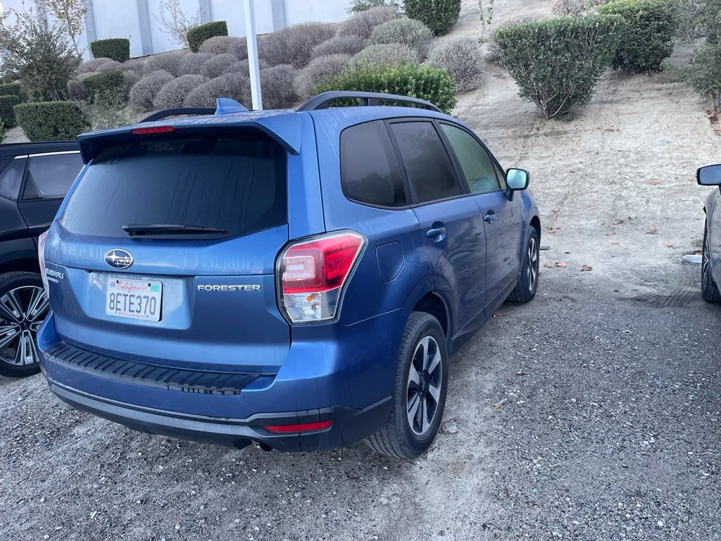 Used 2018 Blue Subaru 2.5i Premium image 7