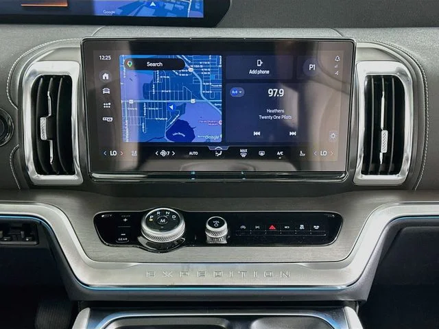 New 2027 Gray Ford Platinum image 16