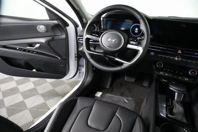2025 Hyundai Elantra Limited - Photo 53