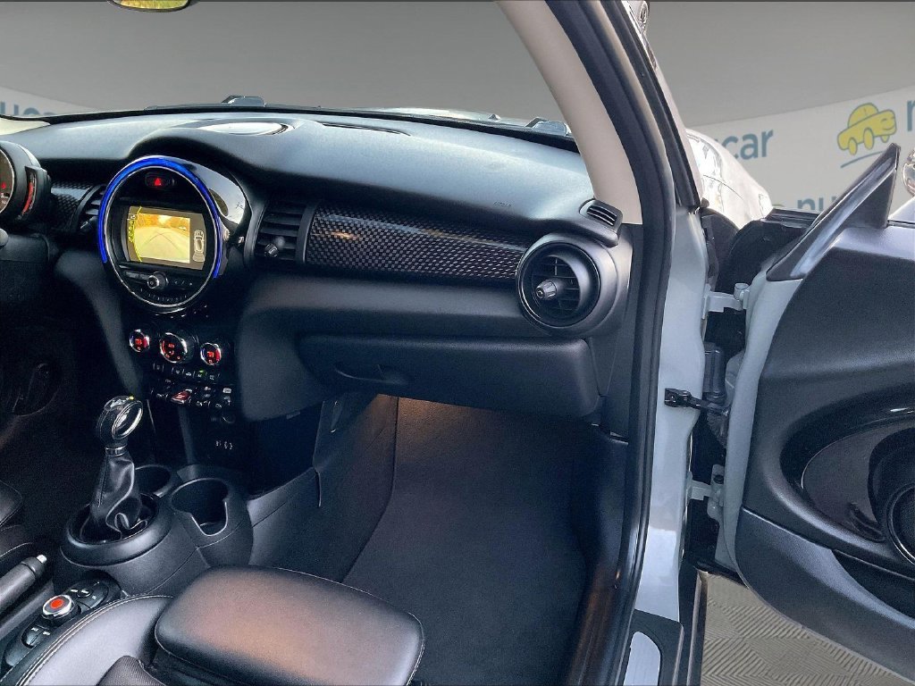 Used 2018 Gray MINI Base image 13