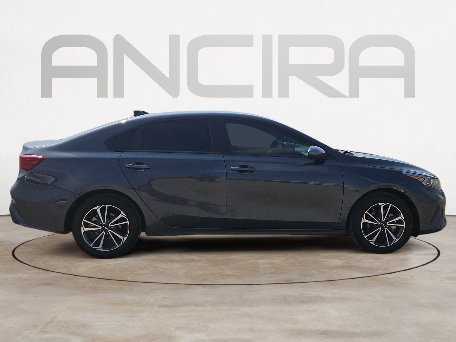 Used 2024 Gravity Gray Kia LXS image 10