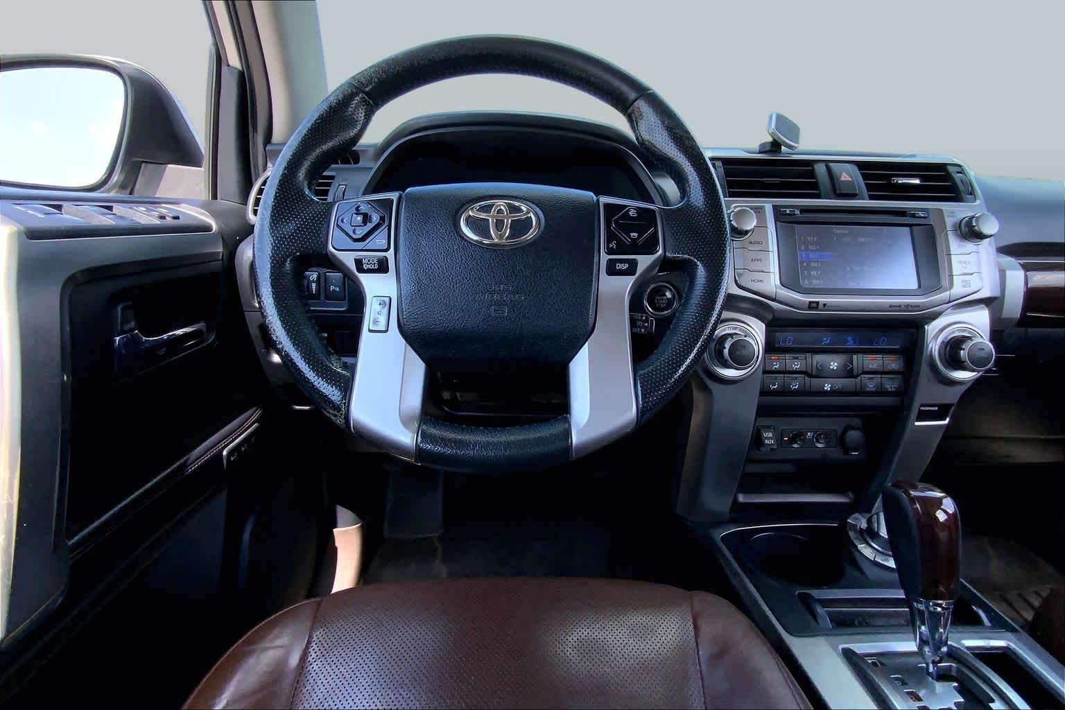 Used 2017 Classic Silver Metallic Toyota Limited image 6