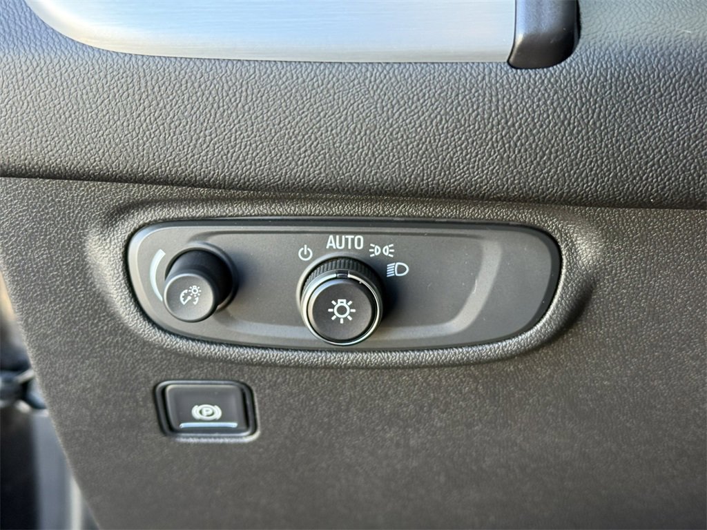 2022 GMC TERRAIN - Image 17