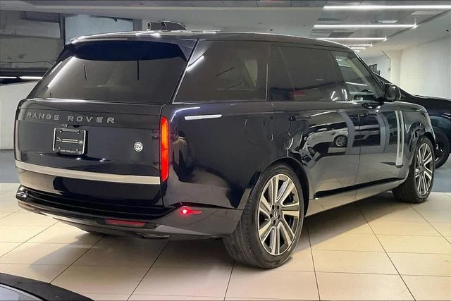 Used 2023 Blue Land Rover SV image 10