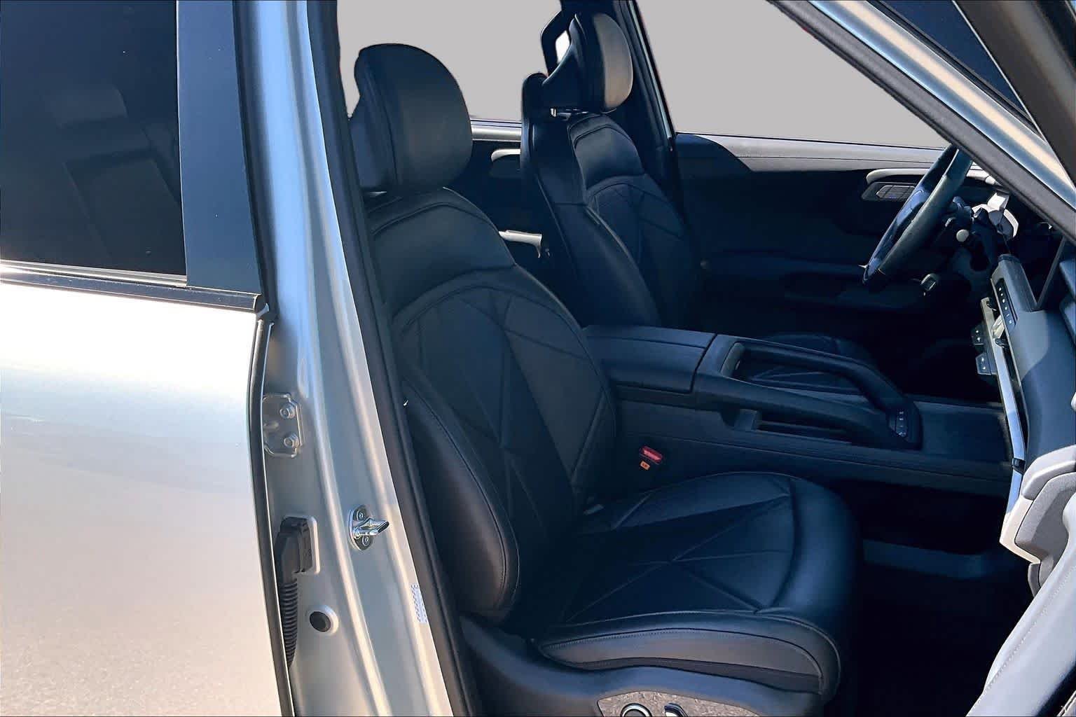 Certified Used 2027 Ivory Silver Kia EX image 9