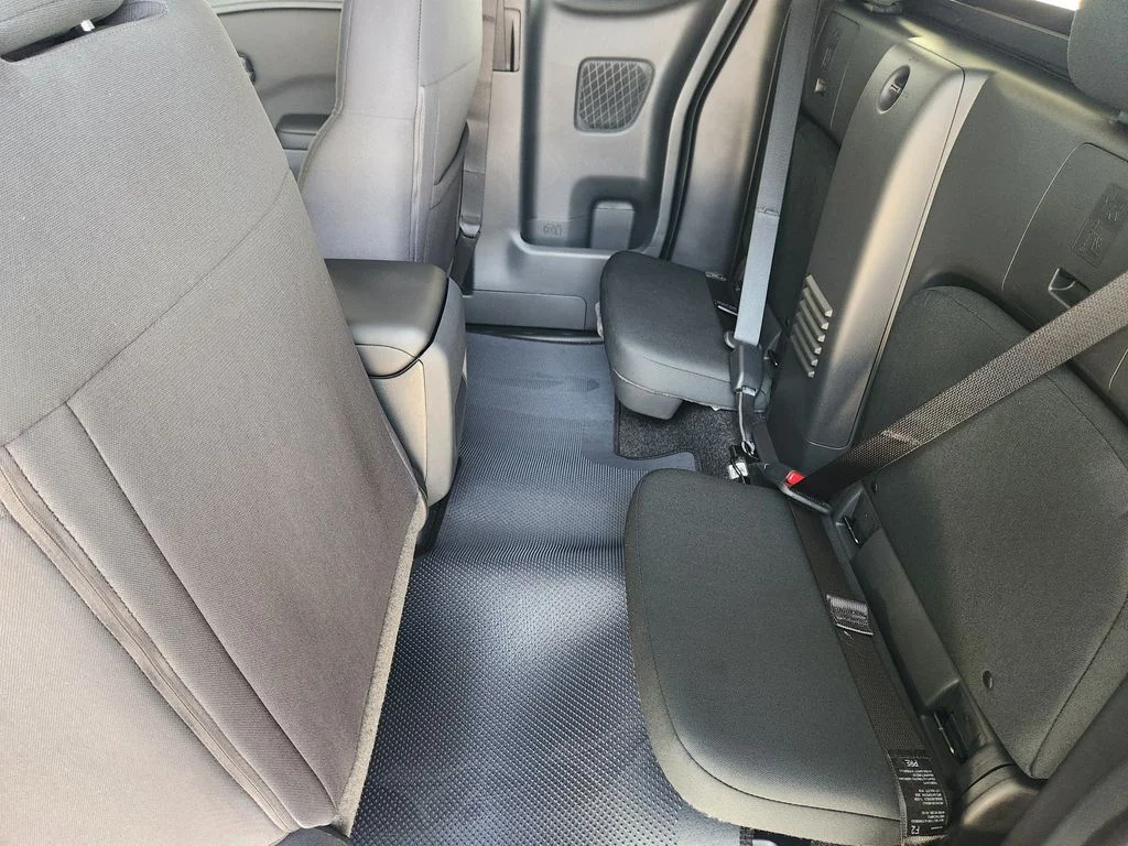 New 2026 Glacier White Nissan King Cab® S image 20