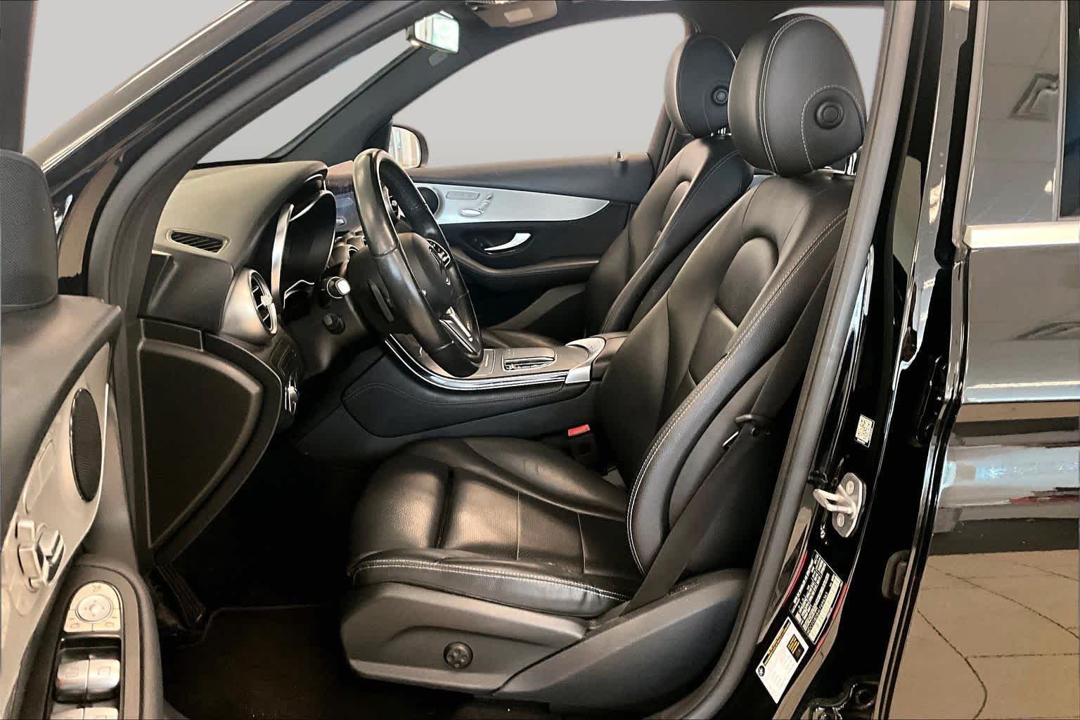 Used 2020 Black Mercedes-Benz GLC 300 image 7