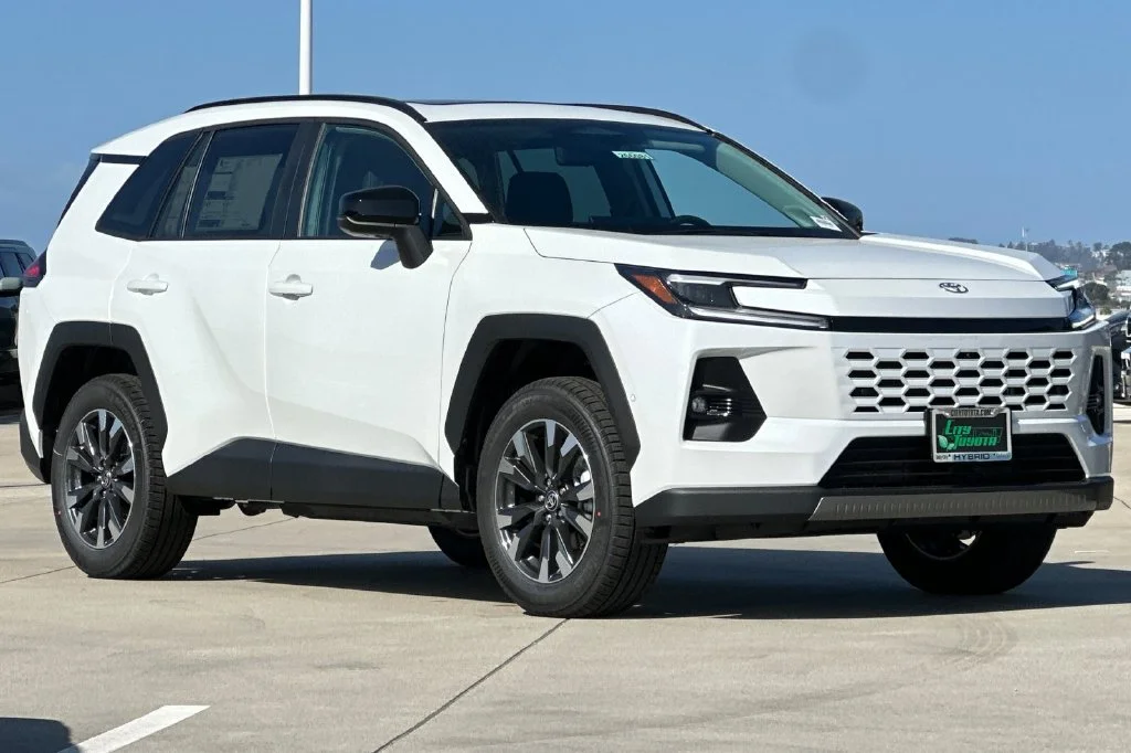 New 2026 Wind Chill Pearl <sup>1</sup> Toyota  Limited image 2