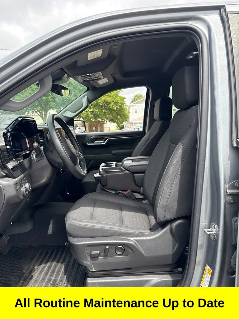 Used 2023 Gray Chevrolet LT image 5