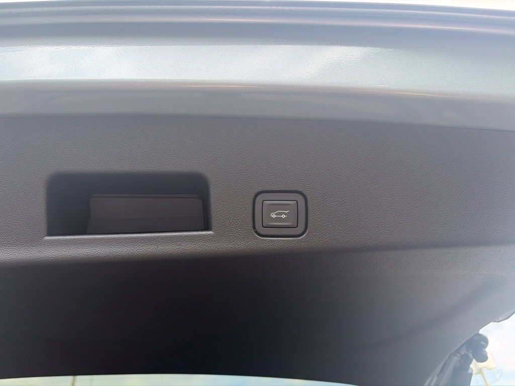 2027 Chevrolet Traverse LT - Photo 34