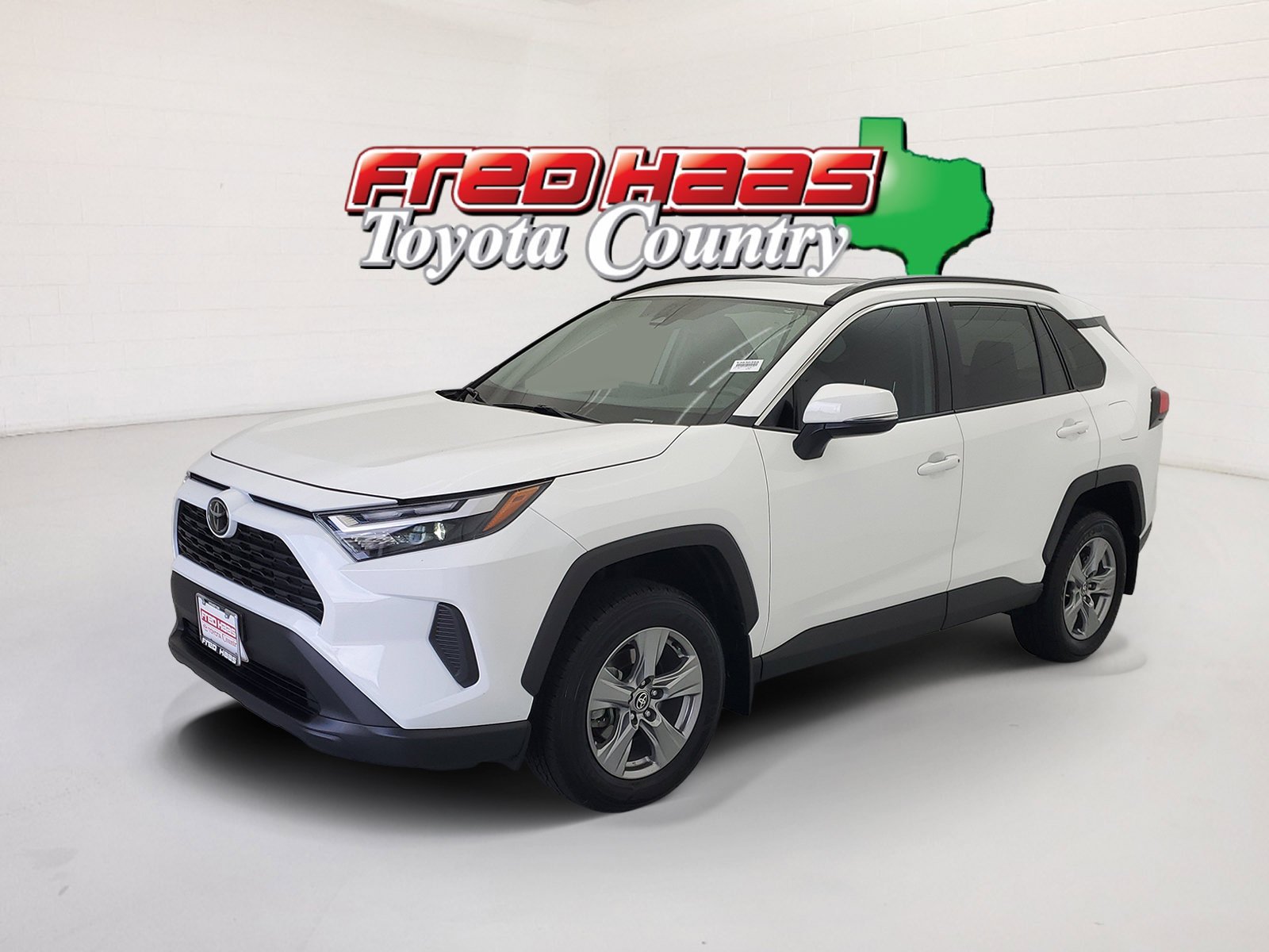Used 2024 Ice Cap Toyota XLE image 1
