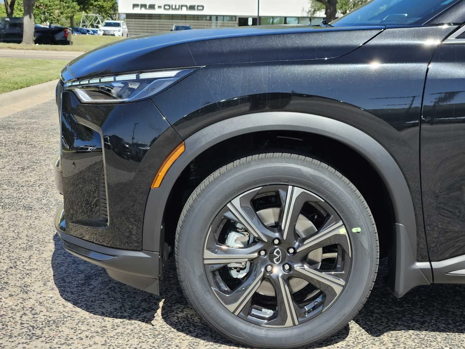 New 2027 MINERAL BLACK INFINITI Autograph AWD image 5