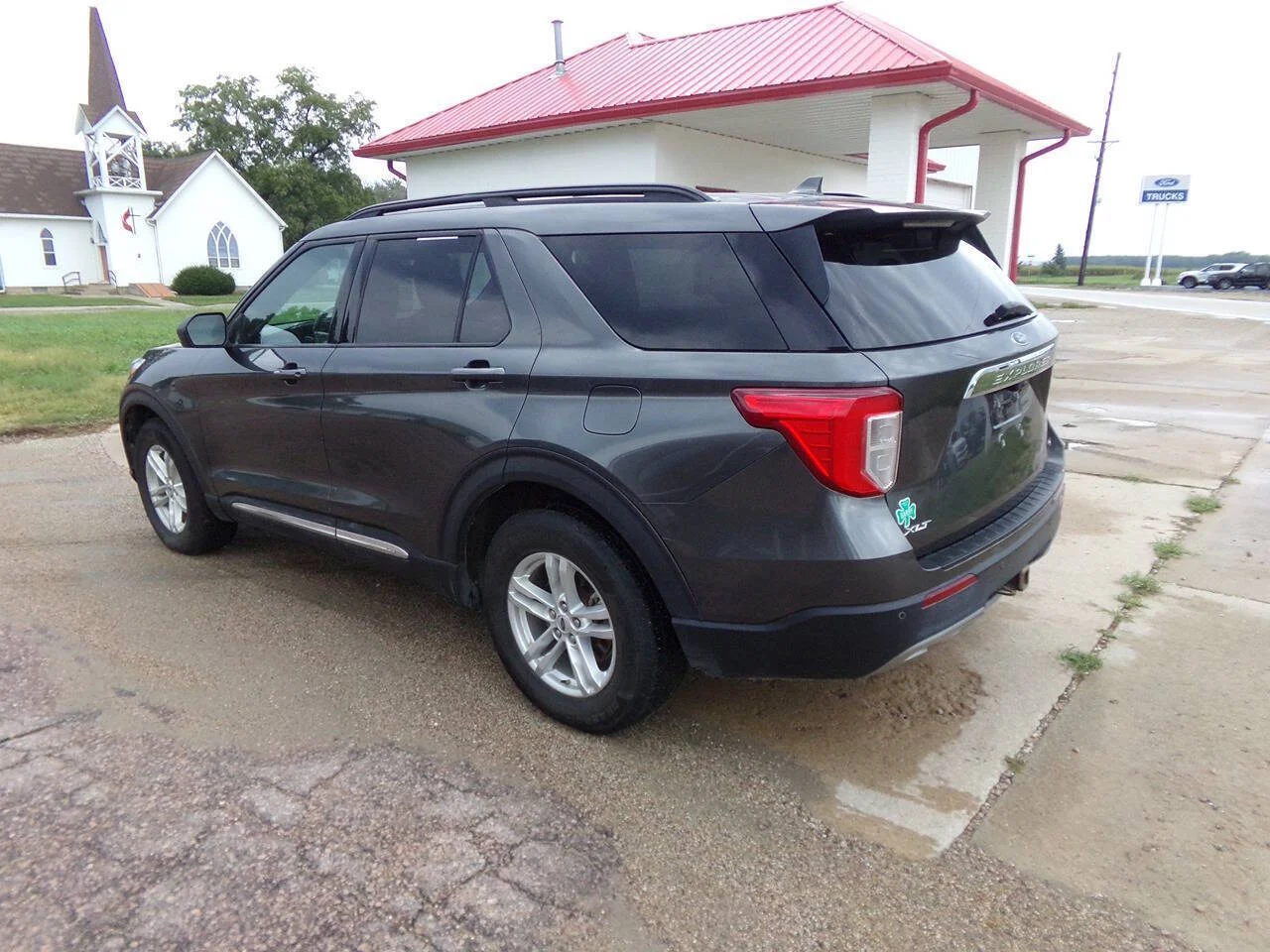 Used 2020 Gray Ford XLT AWD 4dr SUV image 7