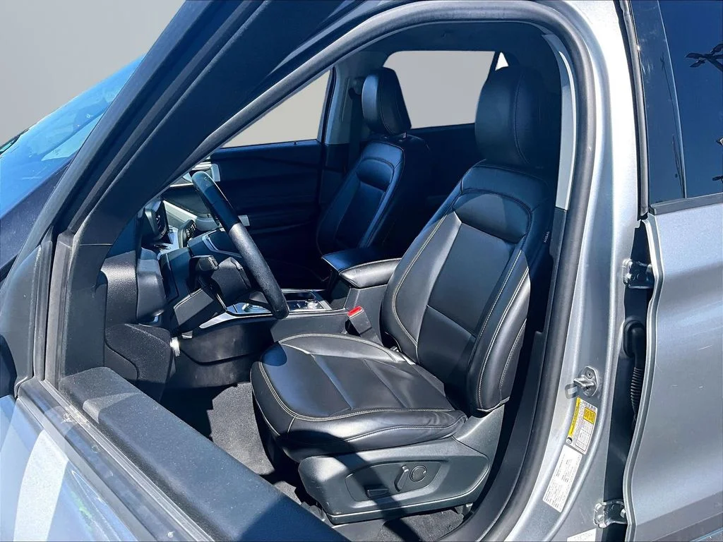 Used 2021 Silver Ford XLT image 24