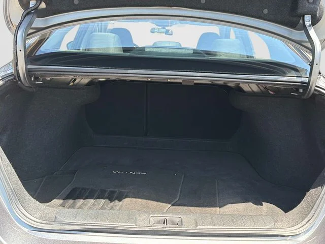 Used 2025 Gray Nissan SR image 12