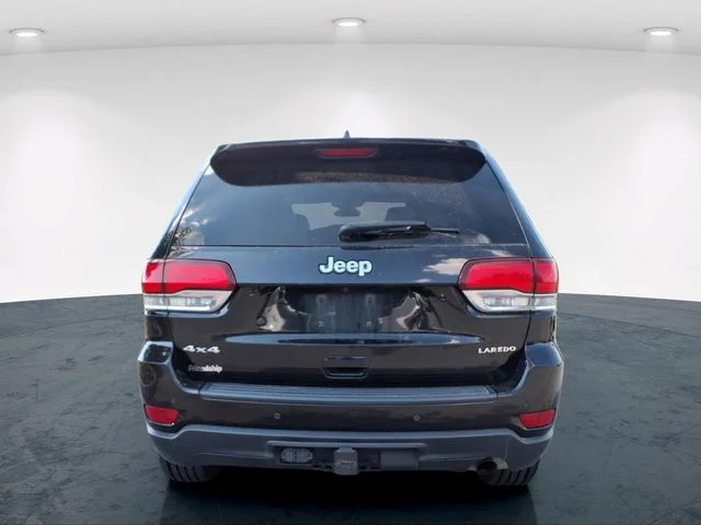 Used 2021 Black Jeep Laredo E image 17