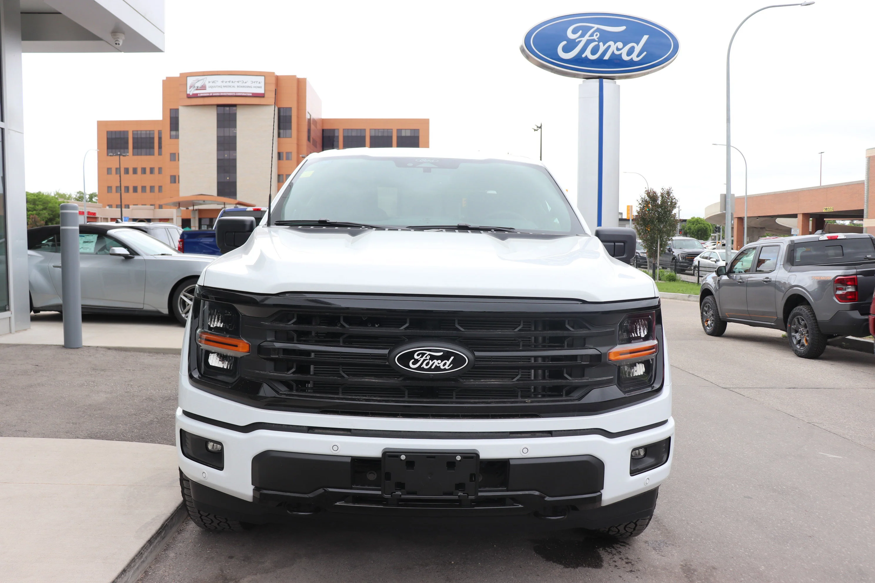 New 2026 OXFORD WHITE Ford XLT image 2